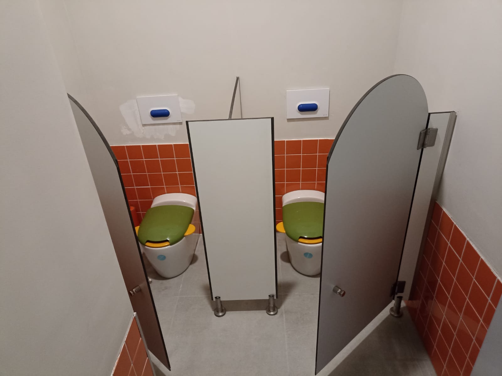 Pisuar Bölmələri